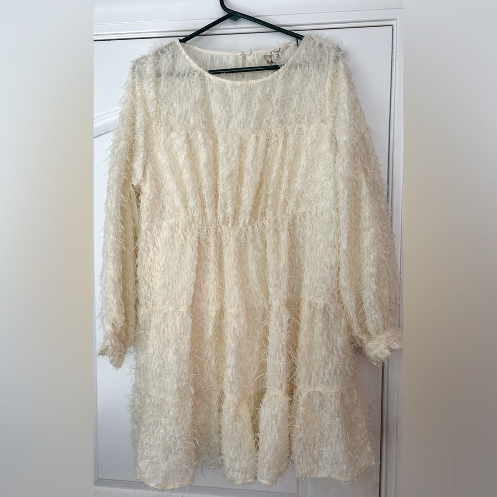 Easel Off White eyelash long sleeve dress size Medium